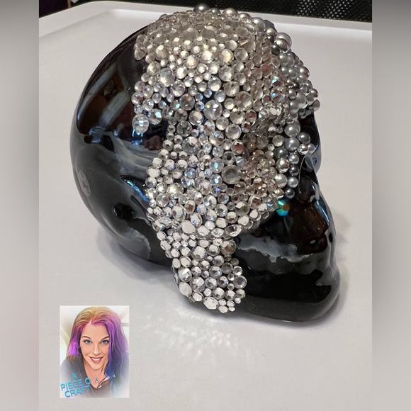 Ceramic Black Skull with Diamonds and Pearls - Picture 2 of 7